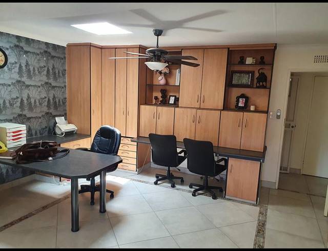 3 BEDROOM HOUSE FOR SALE IN BRYANSTON